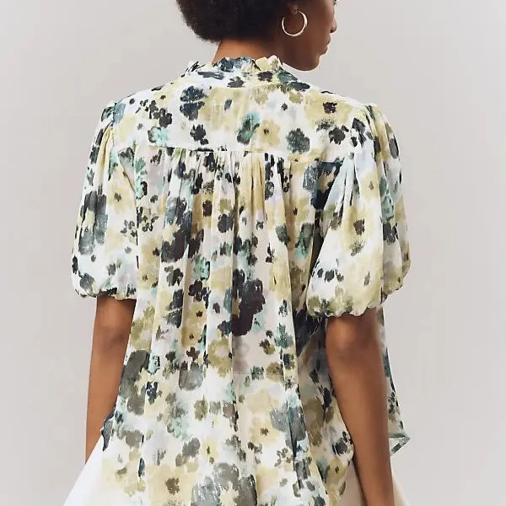 Nwot Anthropologie Floral short sleeve Blouse